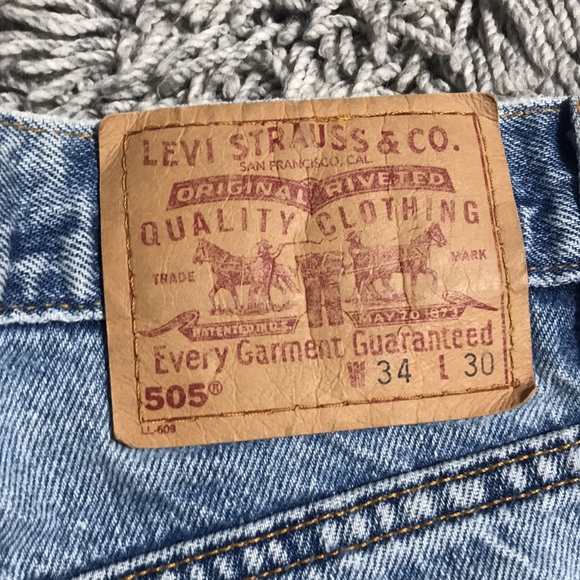 Levi Jeans. W34. L30. Regular Fit, Straight Leg - Picture 4 of 6